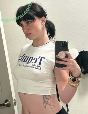  nude photo #0004