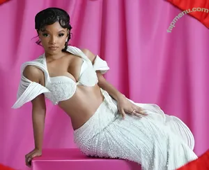 Halle Bailey / chloebaileyyy / hallebailey nude photo #0014