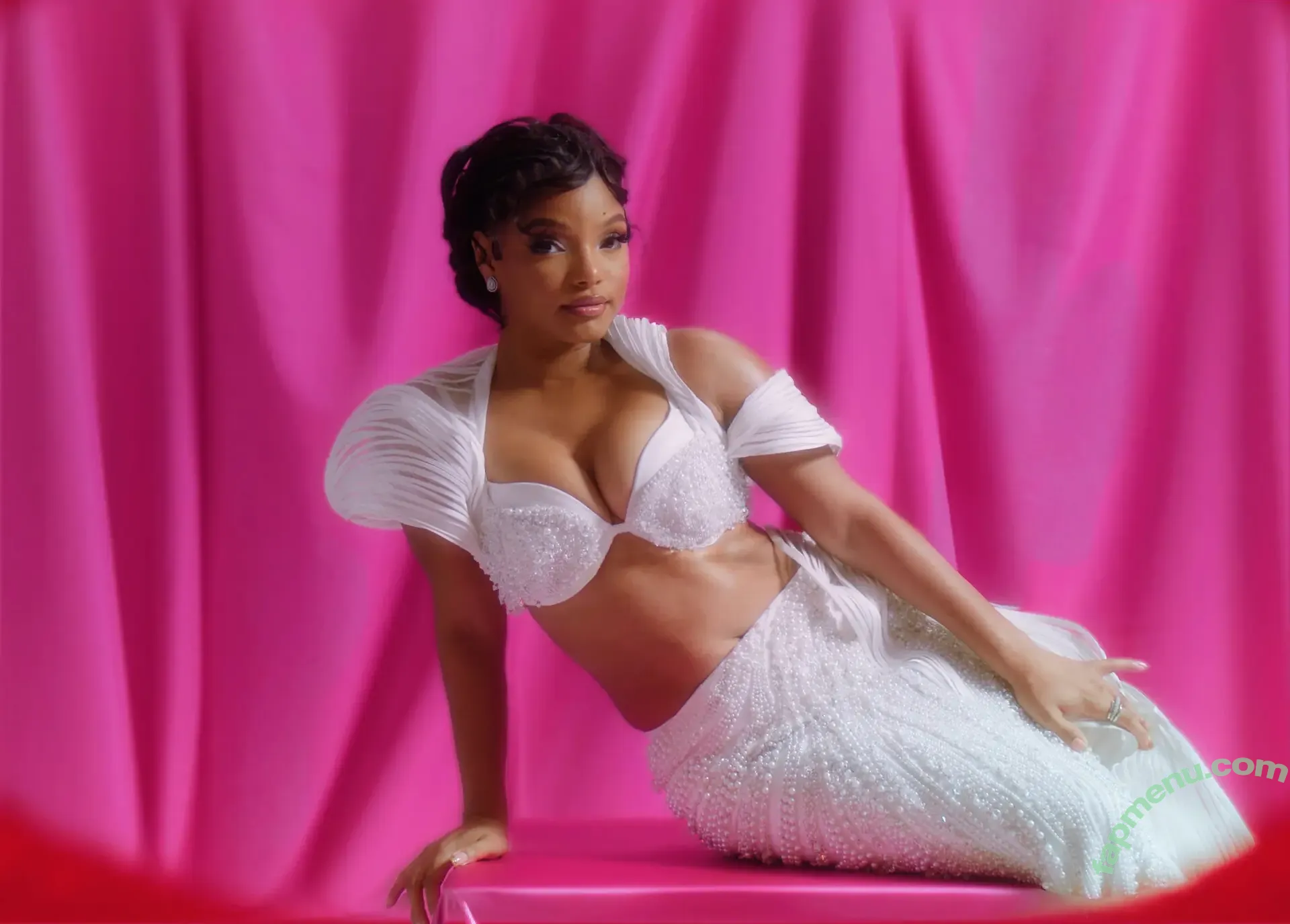 Halle Bailey nude photo #0042 (chloebaileyyy / hallebailey)