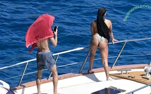 Halle Bailey / chloebaileyyy / hallebailey nude photo #0107