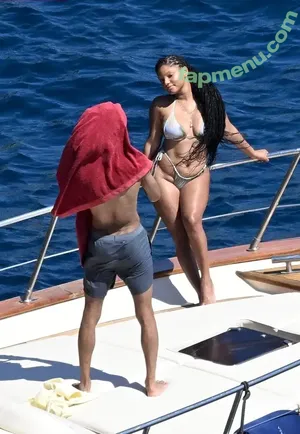 Halle Bailey / chloebaileyyy / hallebailey nude photo #0120