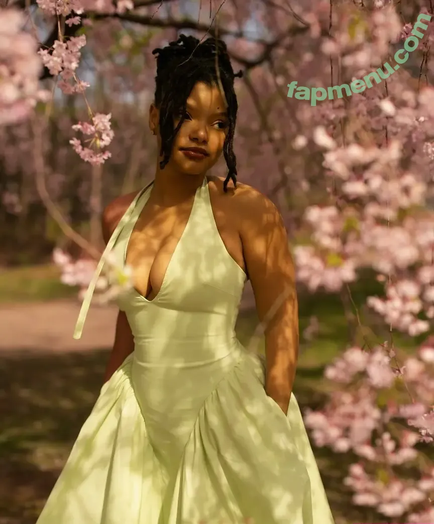 Halle Bailey nude photo #0022 (chloebaileyyy / hallebailey)