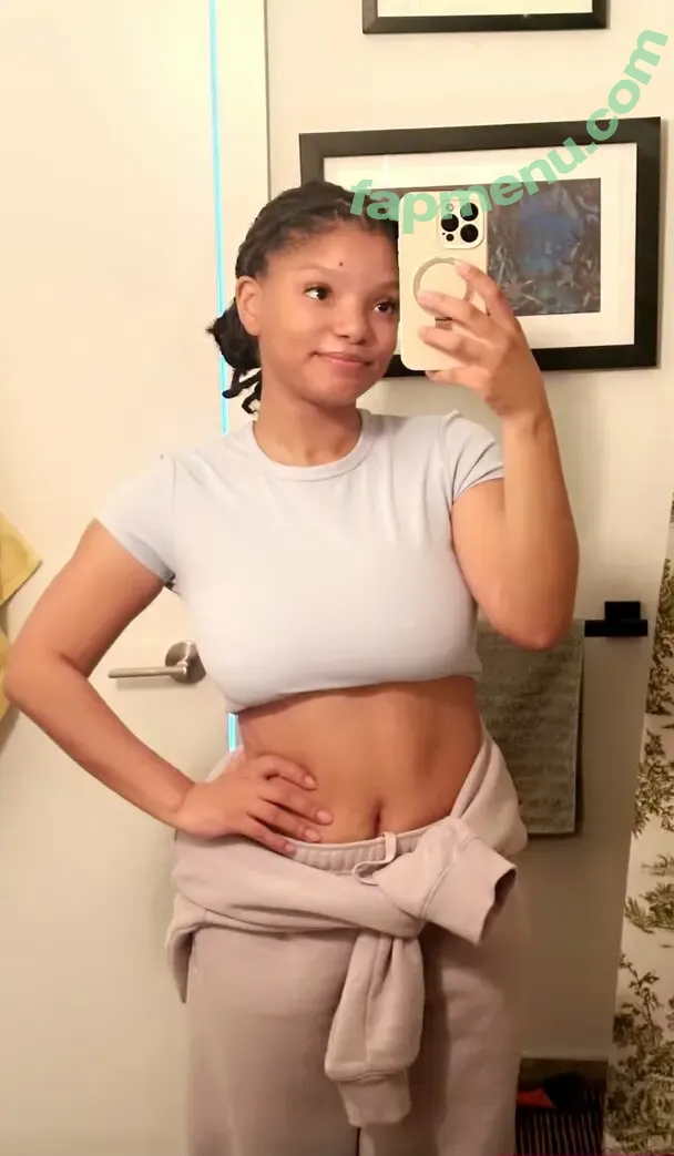 Halle Bailey nude photo #0028 (chloebaileyyy / hallebailey)