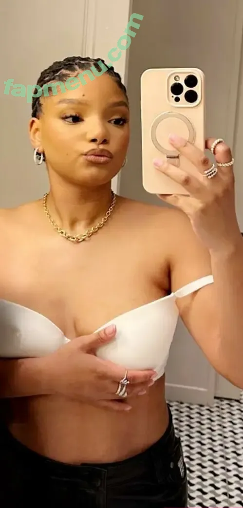 Halle Bailey nude photo #0031 (chloebaileyyy / hallebailey)