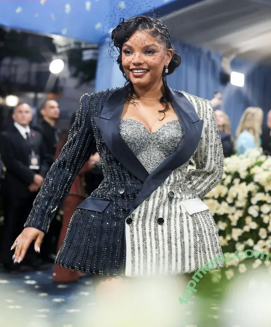 Halle Bailey nude photo #0033 (chloebaileyyy / hallebailey)