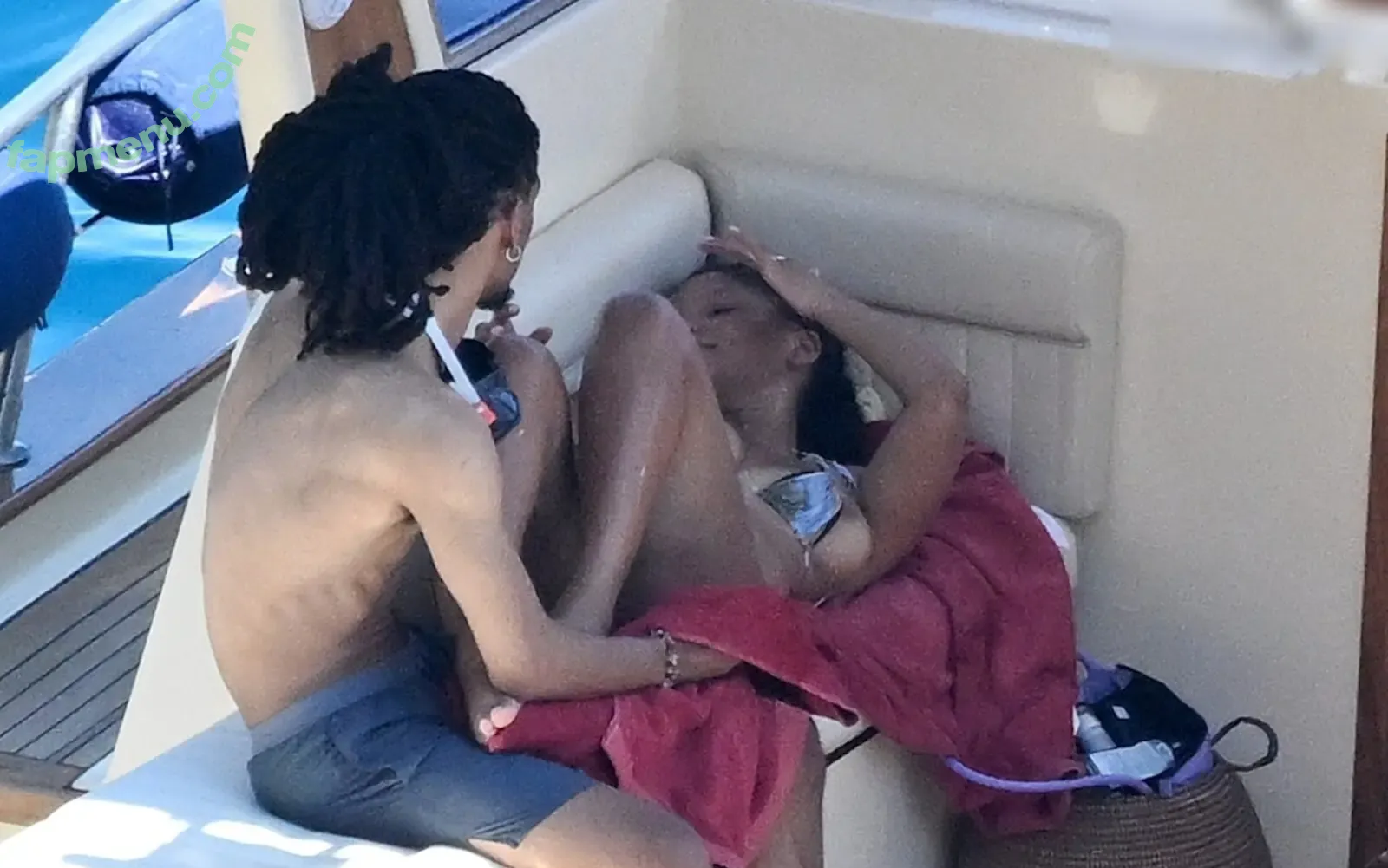 Halle Bailey nude photo #0097 (chloebaileyyy / hallebailey)