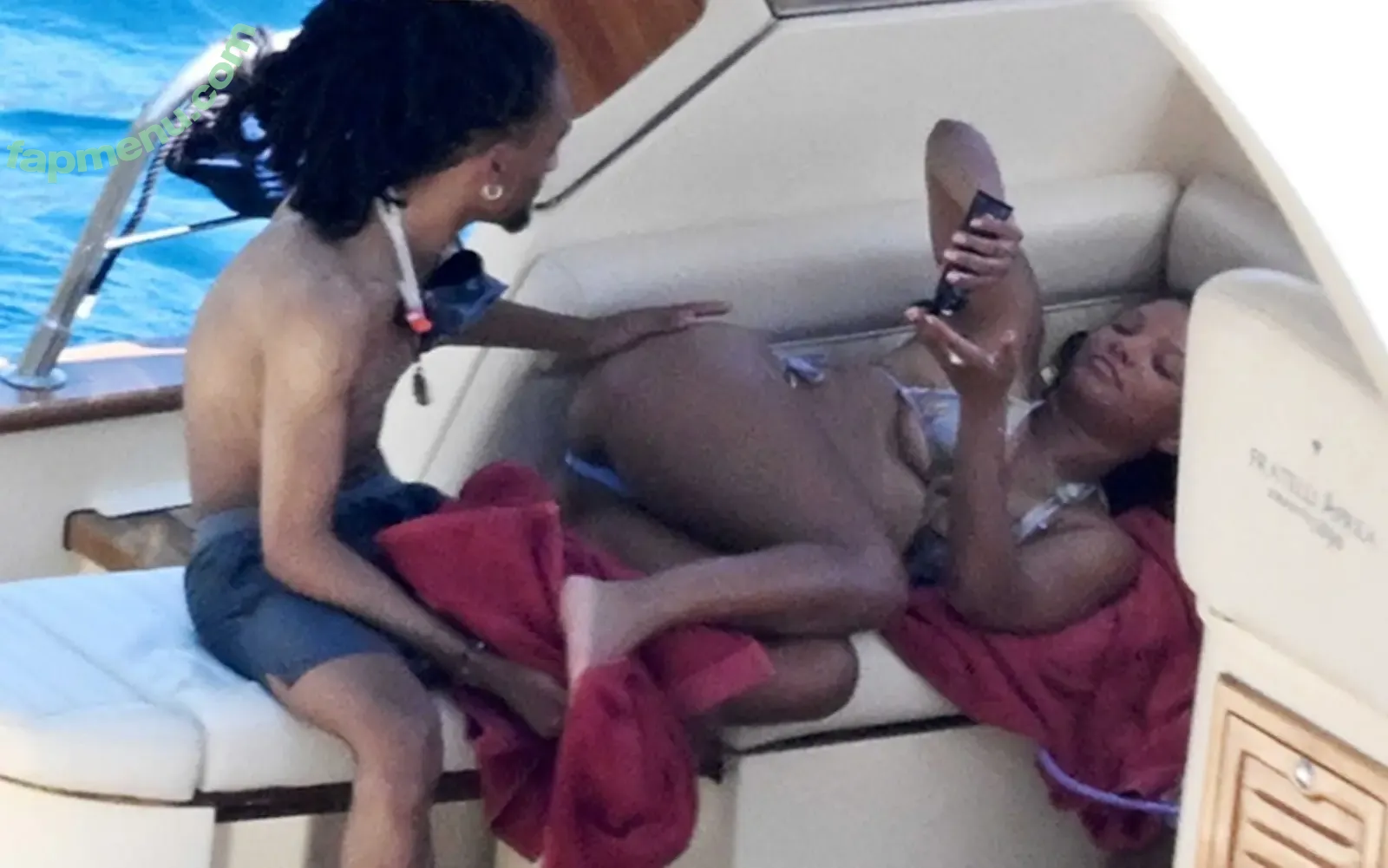 Halle Bailey nude photo #0100 (chloebaileyyy / hallebailey)
