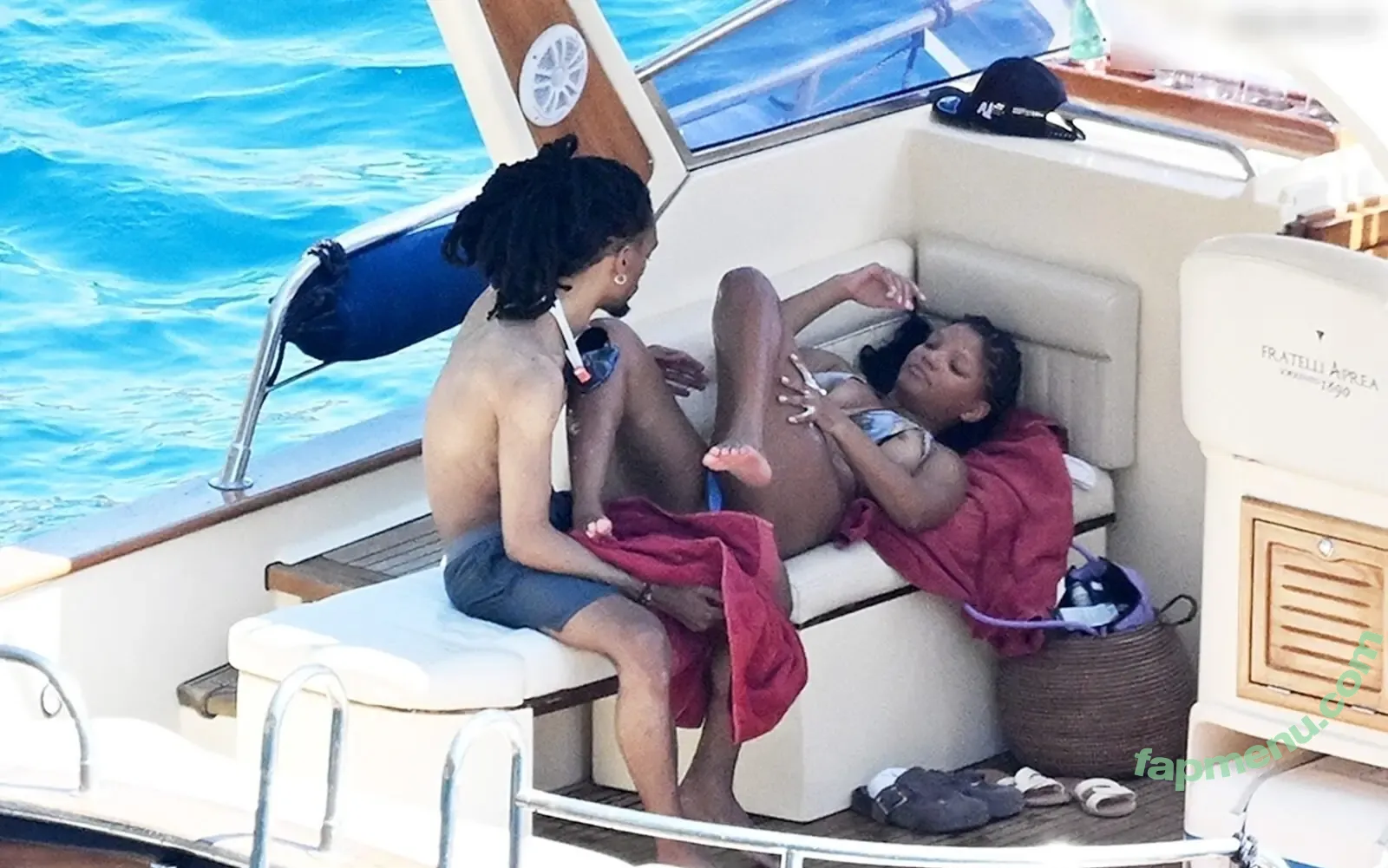 Halle Bailey nude photo #0109 (chloebaileyyy / hallebailey)