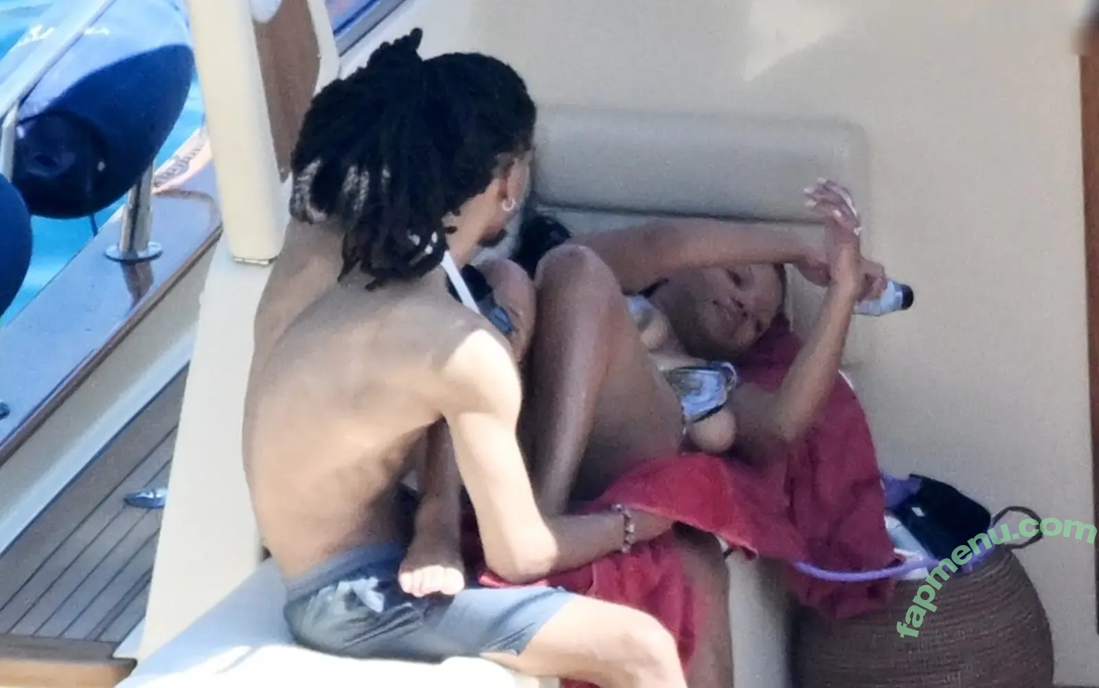 Halle Bailey nude photo #0114 (chloebaileyyy / hallebailey)