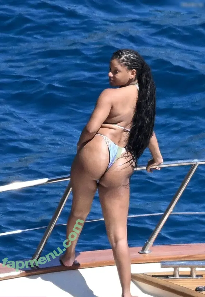 Halle Bailey nude photo #0124 (chloebaileyyy / hallebailey)