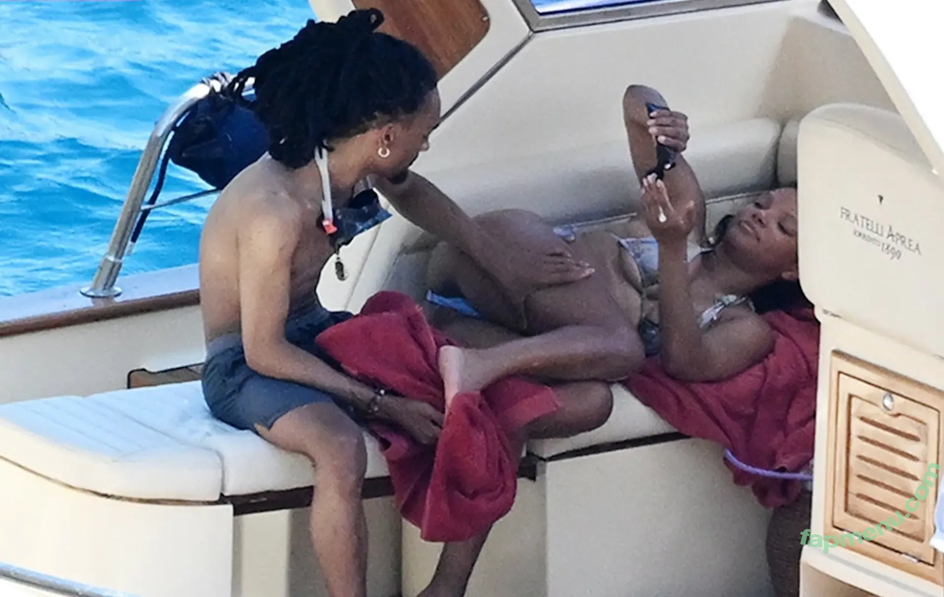 Halle Bailey nude photo #0129 (chloebaileyyy / hallebailey)