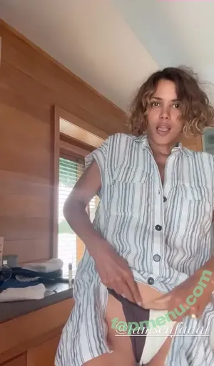 Halle Berry / halleberry / hberry01 nude photo #0841