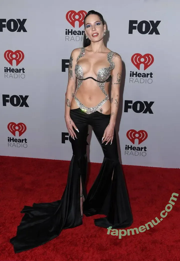 Halsey nude photo #1213 (iamhalsey / yammahaaa)