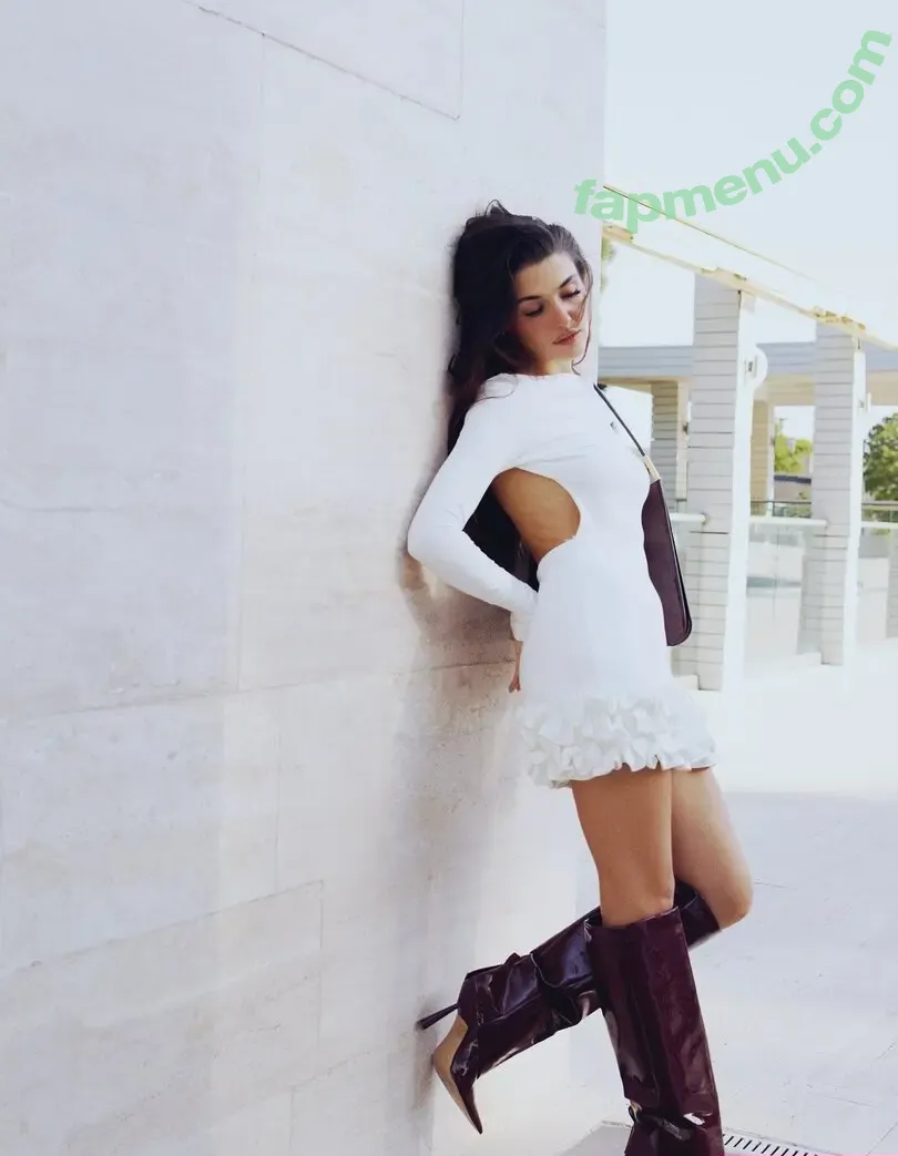 Hande Ercel nude photo #0301 (handemiyy)
