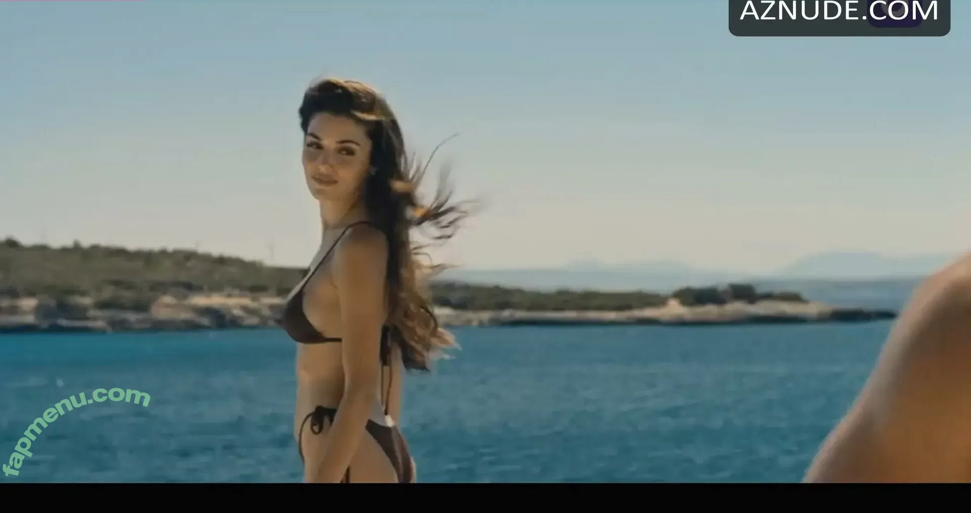 Hande Erçel nude photo #0004 (Hande Erçel)
