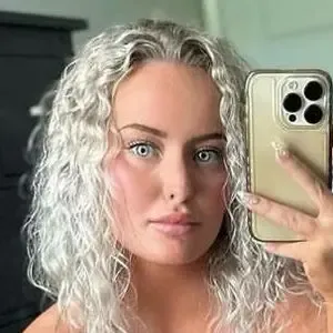 Hanna Covington / blondeswholift nude photo #0006