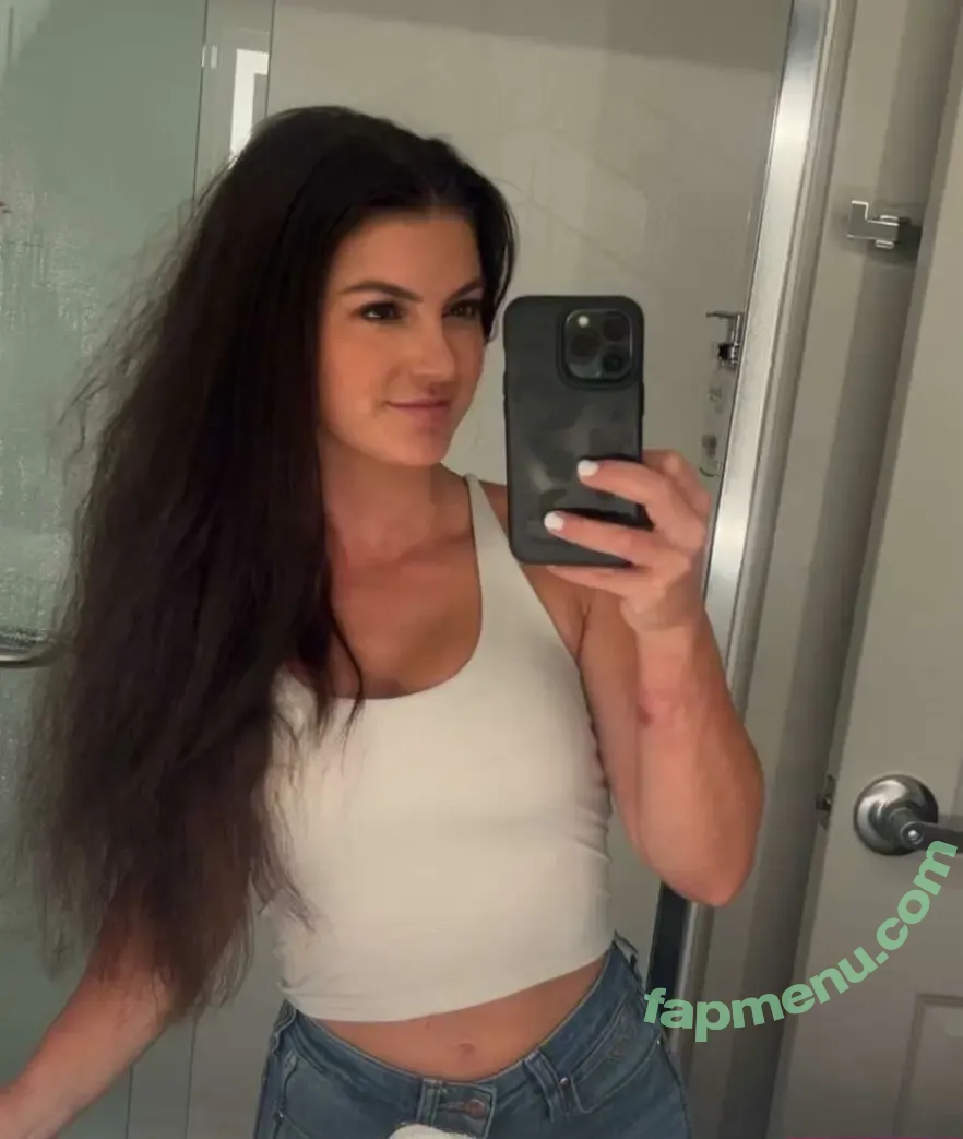 Hannah Barron nude photo #0585 (Hannahbarron96)