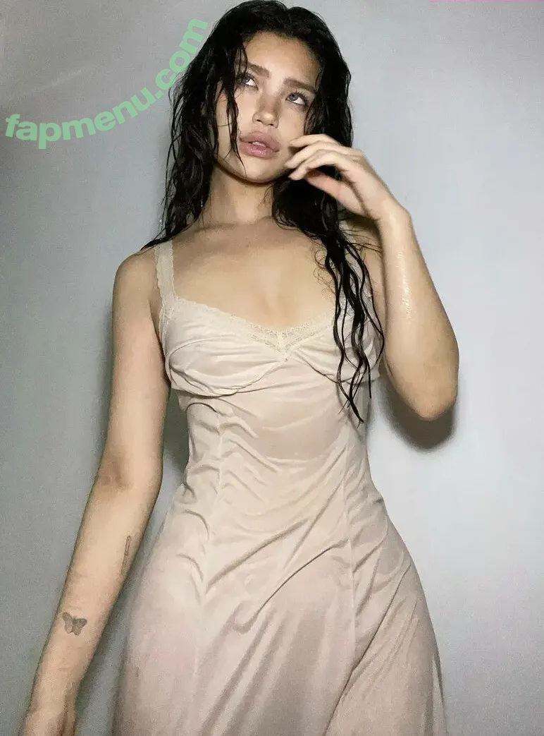 Hannah Kim nude photo #0004 (Hannah Kim)