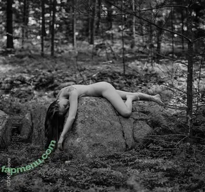  nude photo #0007