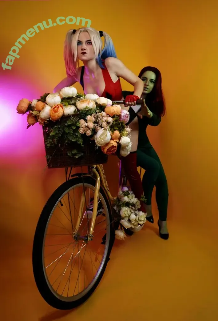 Harley Quinn Cosplay nude photo #0036 (Harley Quinn Cosplay)