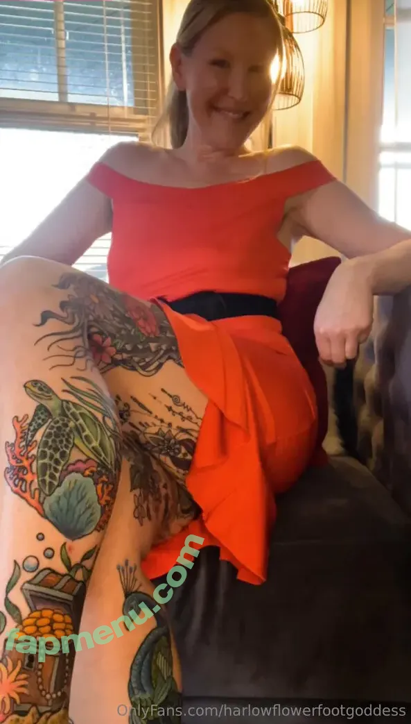 harlowflowerfootgoddess nude photo #0074 (hippyharlow)