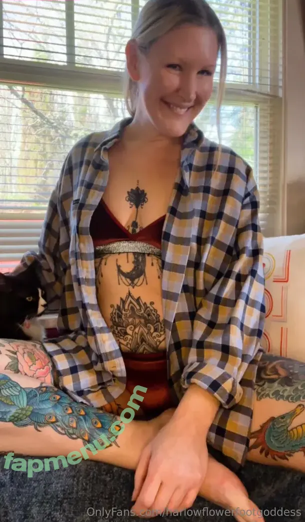 harlowflowerfootgoddess nude photo #0091 (hippyharlow)