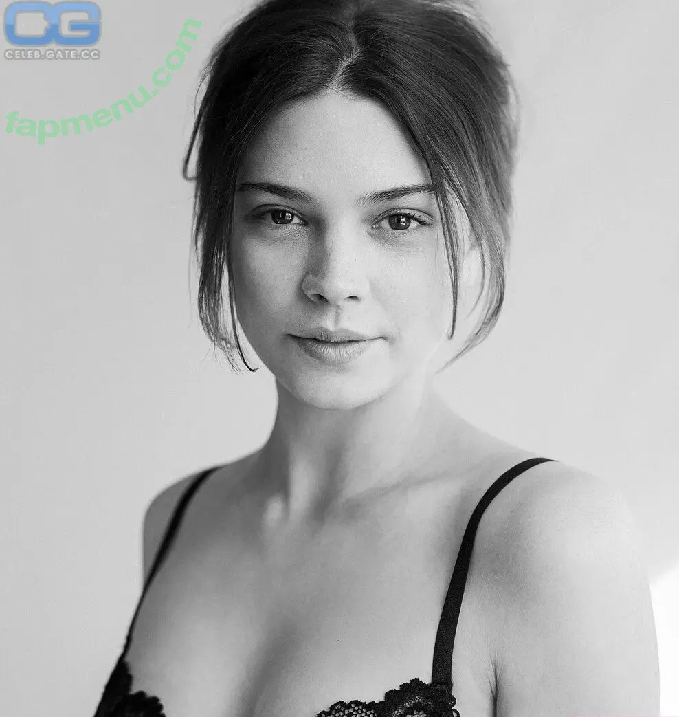 Harriet Herbig-Matten nude photo #0144 (Harriet Herbig Matten / harriet.herbigmatten)