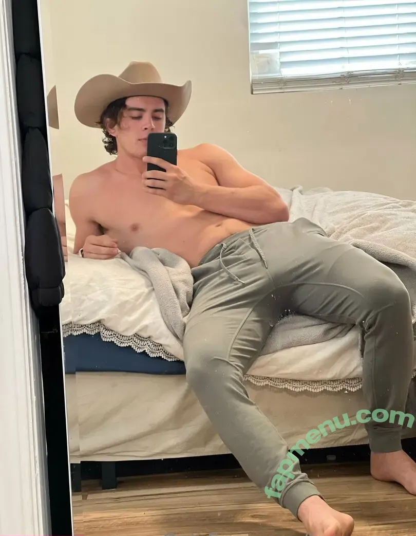 hayesgrier nude photo #0001 (hayesgrier)