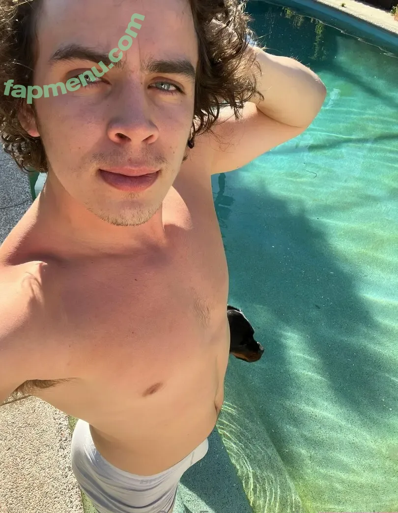 hayesgrier nude photo #0002 (hayesgrier)