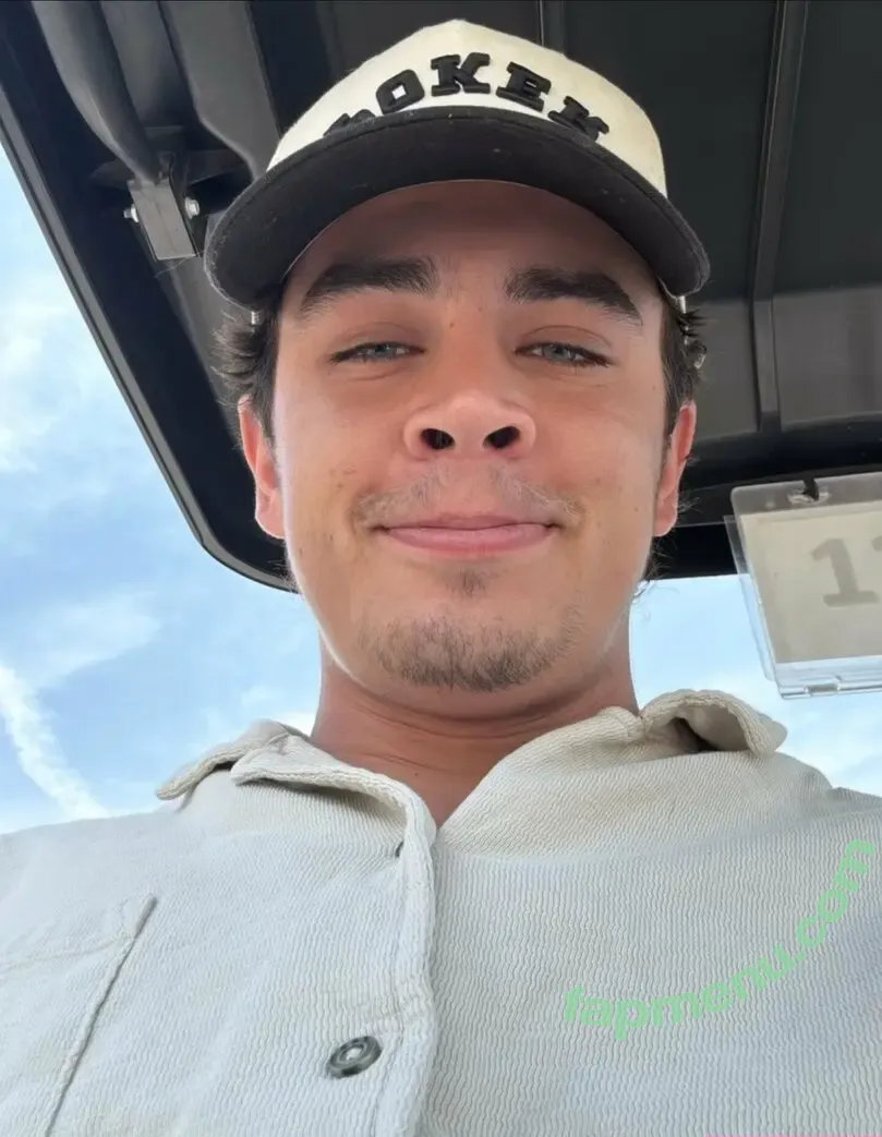 hayesgrier nude photo #0012 (hayesgrier)