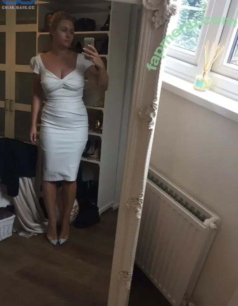 Hayley McQueen nude photo #0053 (mcqueenhayley / megamcqueen)