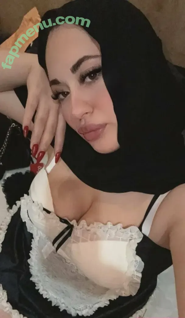 Hazal Kılıç nude photo #0003 (Hazal Kılıç)