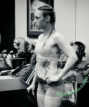 Heather Hardy / American Boxer / heathertheheat nude photo #0089