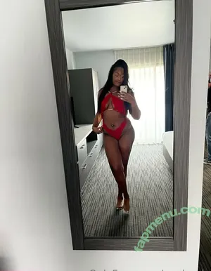 heavensanjizzls / onlyanjizzls nude photo #0006
