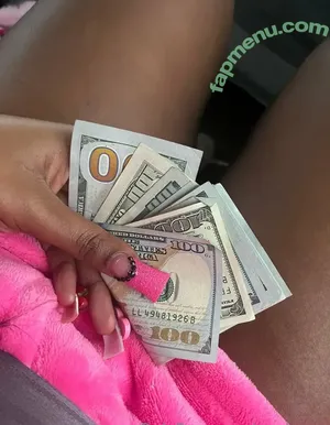 heavensanjizzls / onlyanjizzls nude photo #0011