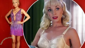 Helen George / helenrgeorge nude photo #0024