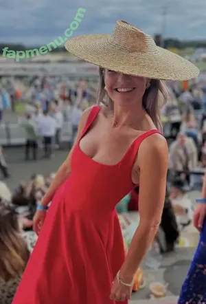 Helen Skelton / helenskelton nude photo #0108