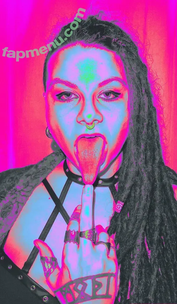 hereticaesthetic nude photo #0004 (hereticaesthetic)