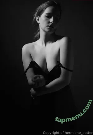 hermione_potter / hermione_puppy nude photo #1318