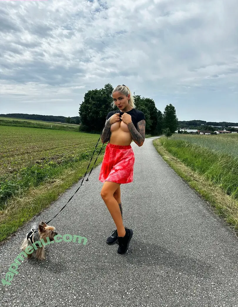 herzblutmadlofficial nude photo #0020 (herzblutmadl)