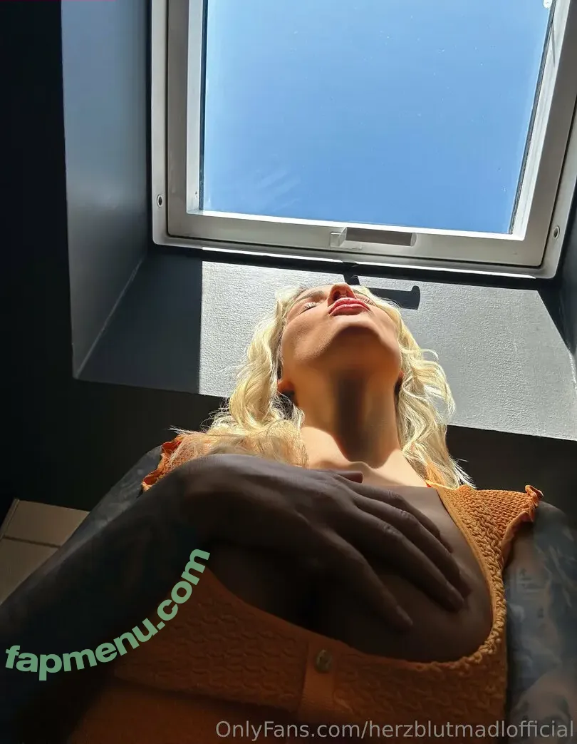 herzblutmadlofficial nude photo #0022 (herzblutmadl)