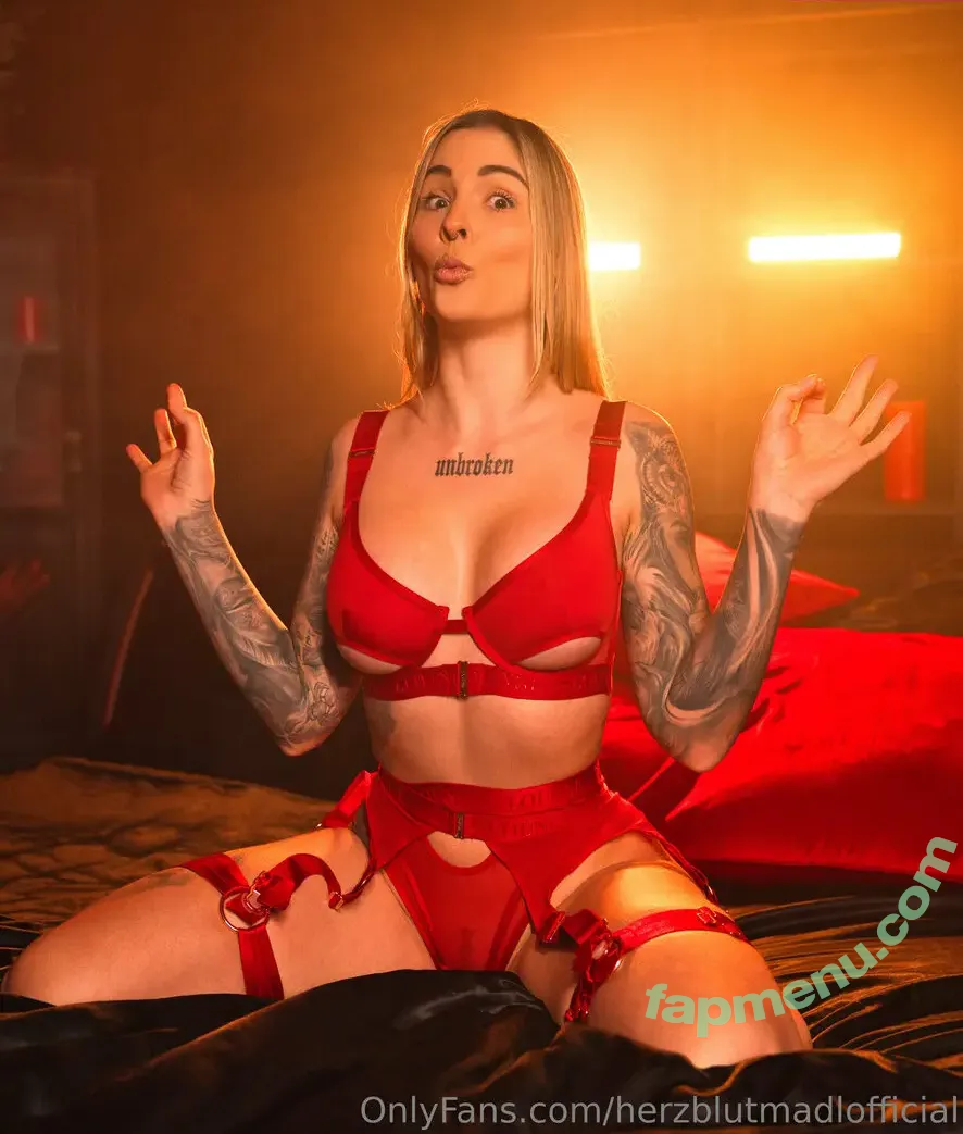 herzblutmadlofficial nude photo #0025 (herzblutmadl)