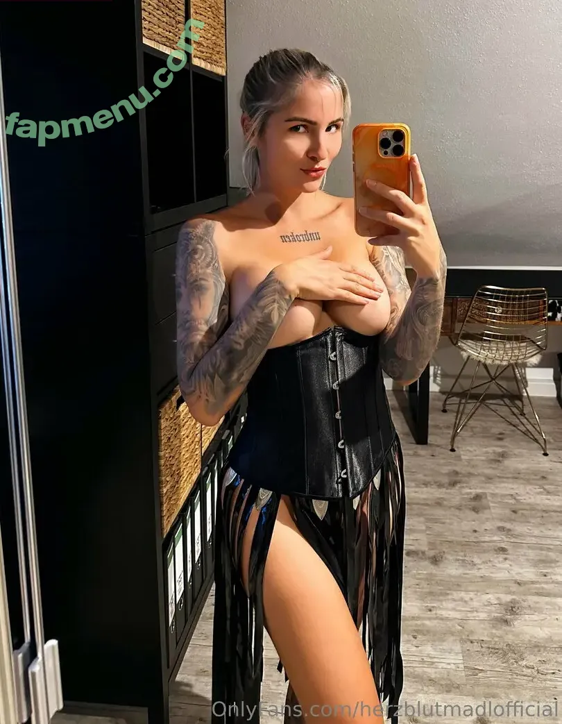 herzblutmadlofficial nude photo #0031 (herzblutmadl)