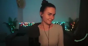 HeyHelen ASMR / heyhelen_asmr nude photo #0062