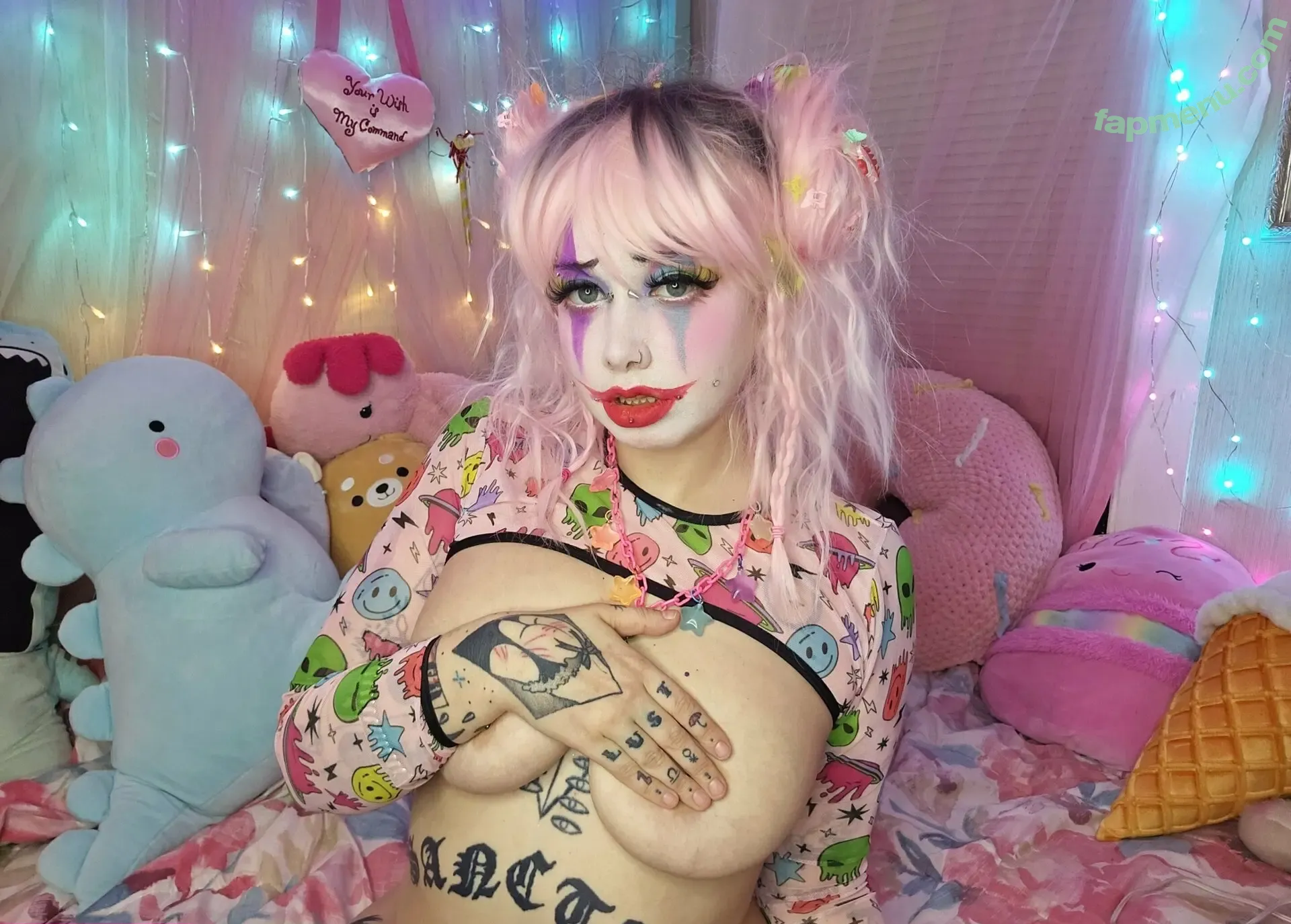 heyhilyraskye nude photo #0079 (heyhilyraskye)