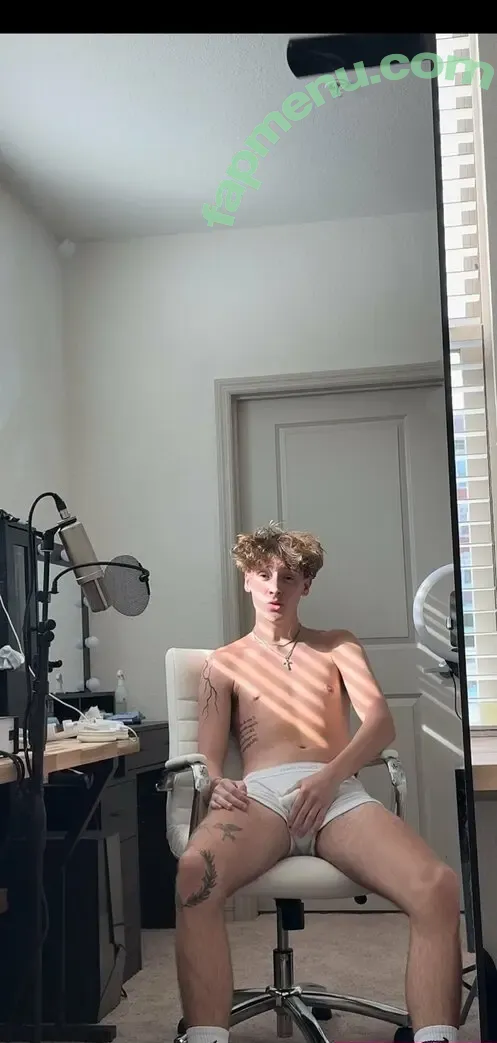 heytroy nude photo #0001 (heytroy_)