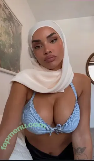 hijabidabaddie / itsonlysalma nude photo #0001