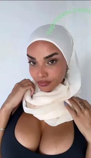 hijabidabaddie / itsonlysalma nude photo #0003