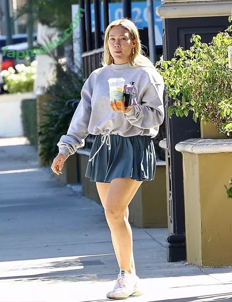 Hilary Duff nude photo #0947 (hilaryduff / kylanharv)