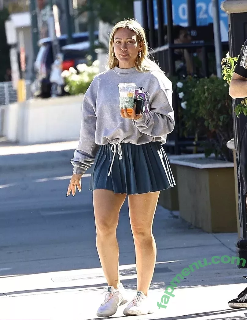 Hilary Duff nude photo #0948 (hilaryduff / kylanharv)